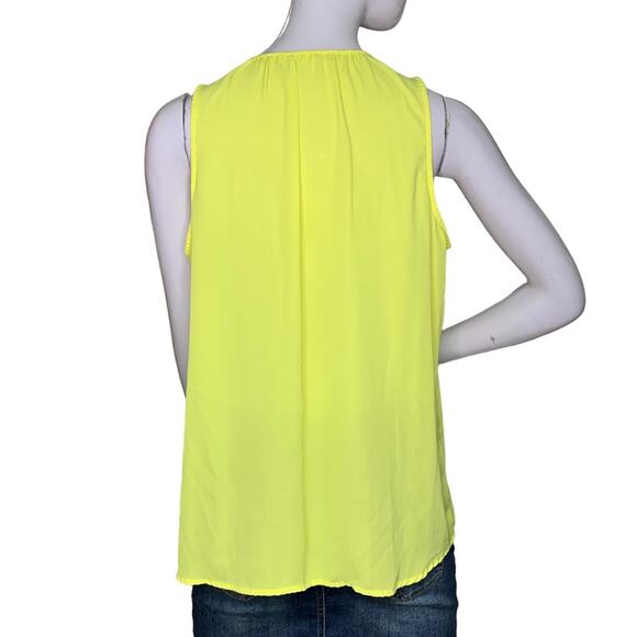Violet & Claire Top Sleeveless Bright Yellow Tassel Tie Neck Pullover Size L - Picture 5 of 9